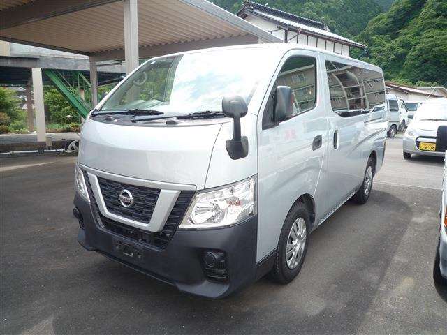 NV350キャラバン 2.0 DX 3/6人 5ﾄﾞｱ